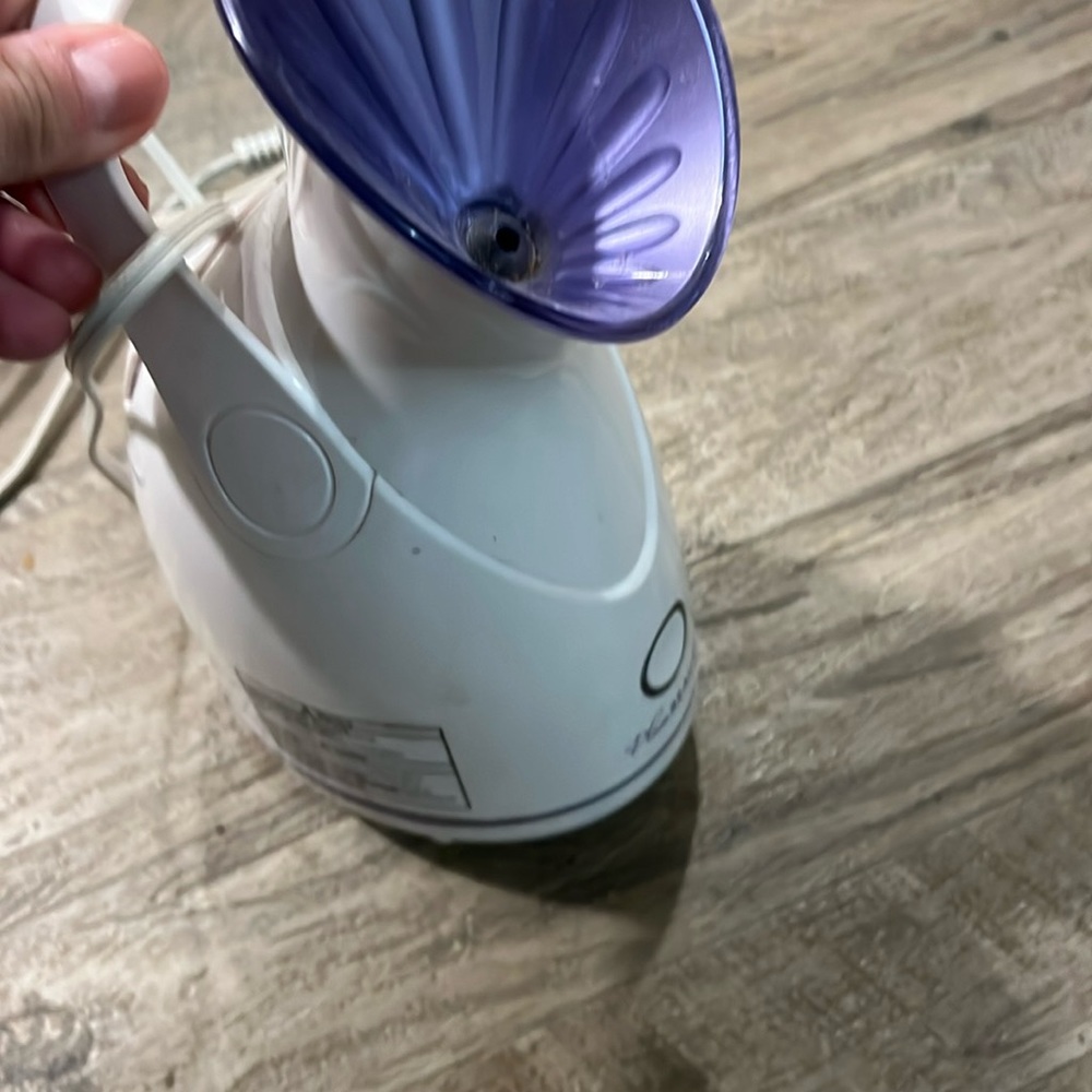 Plum Beauty spa facial steamer